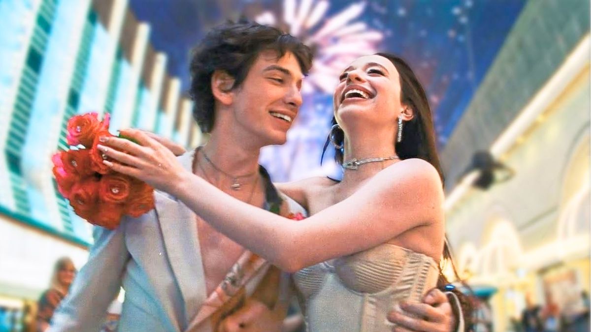 Mikey Madison as Ani and Mark Eydelshteyn as Vanya in Anora.